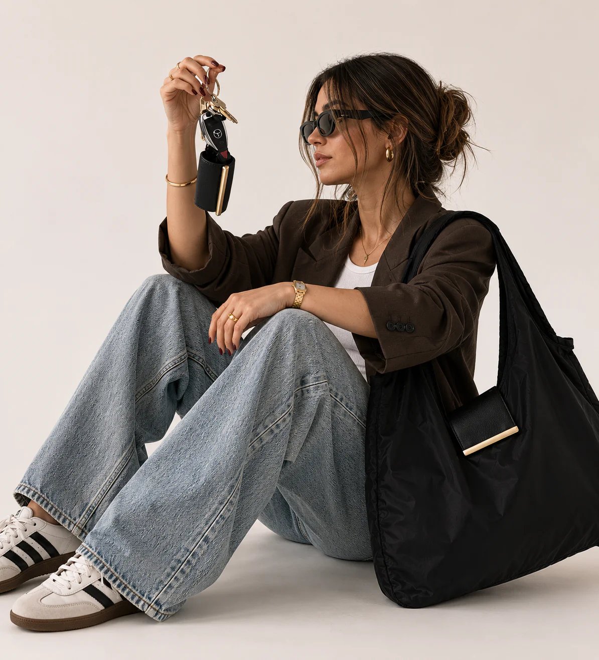 👜Varelli Charm Transformable Bag – Stylish Vegan Leather Tote & Keychain Charm