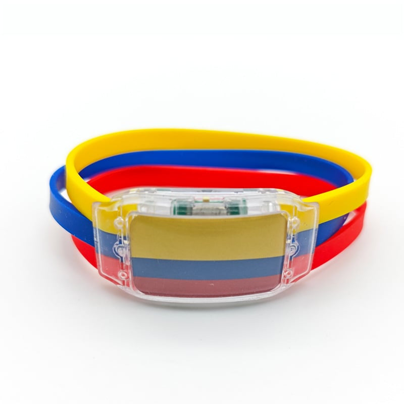 ⚽✨2PCS LED Light Up National Flag Wristbands - USA
